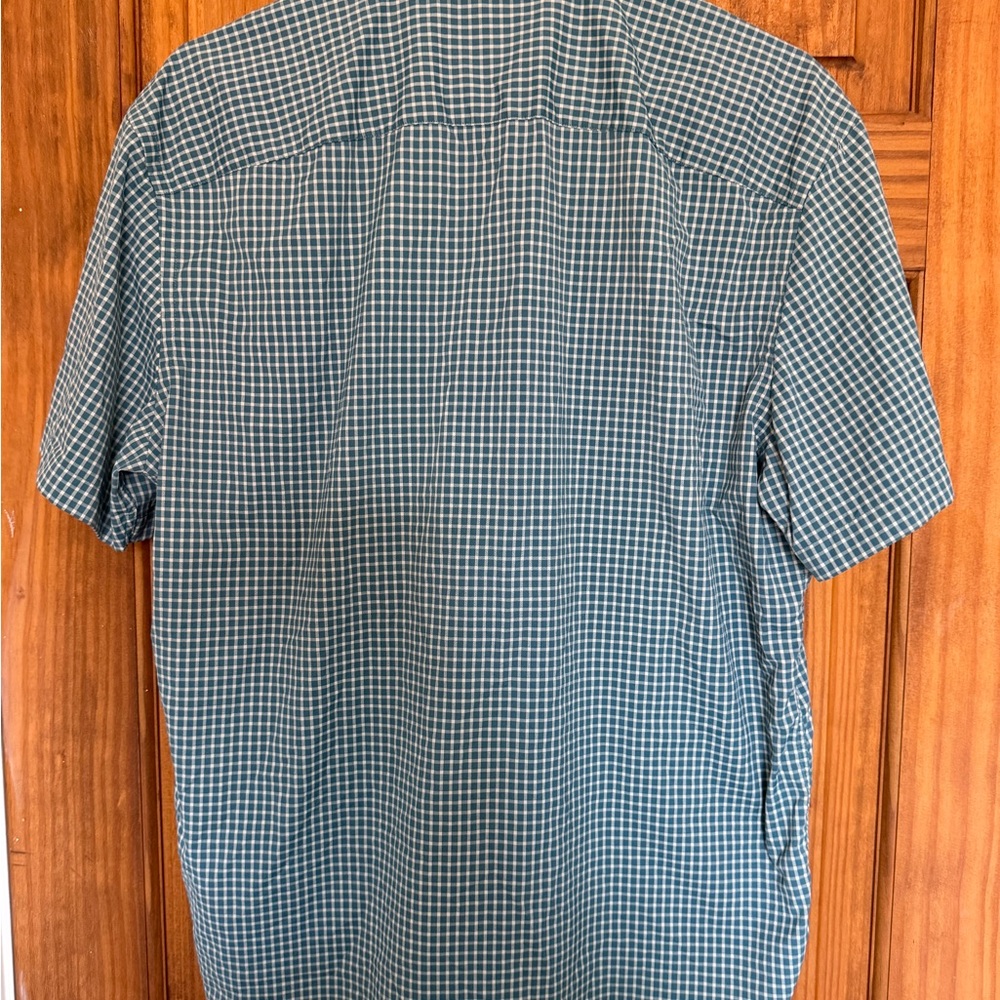 UNTUCKit Men's Green plaid Shirt - Picture 2 of 8